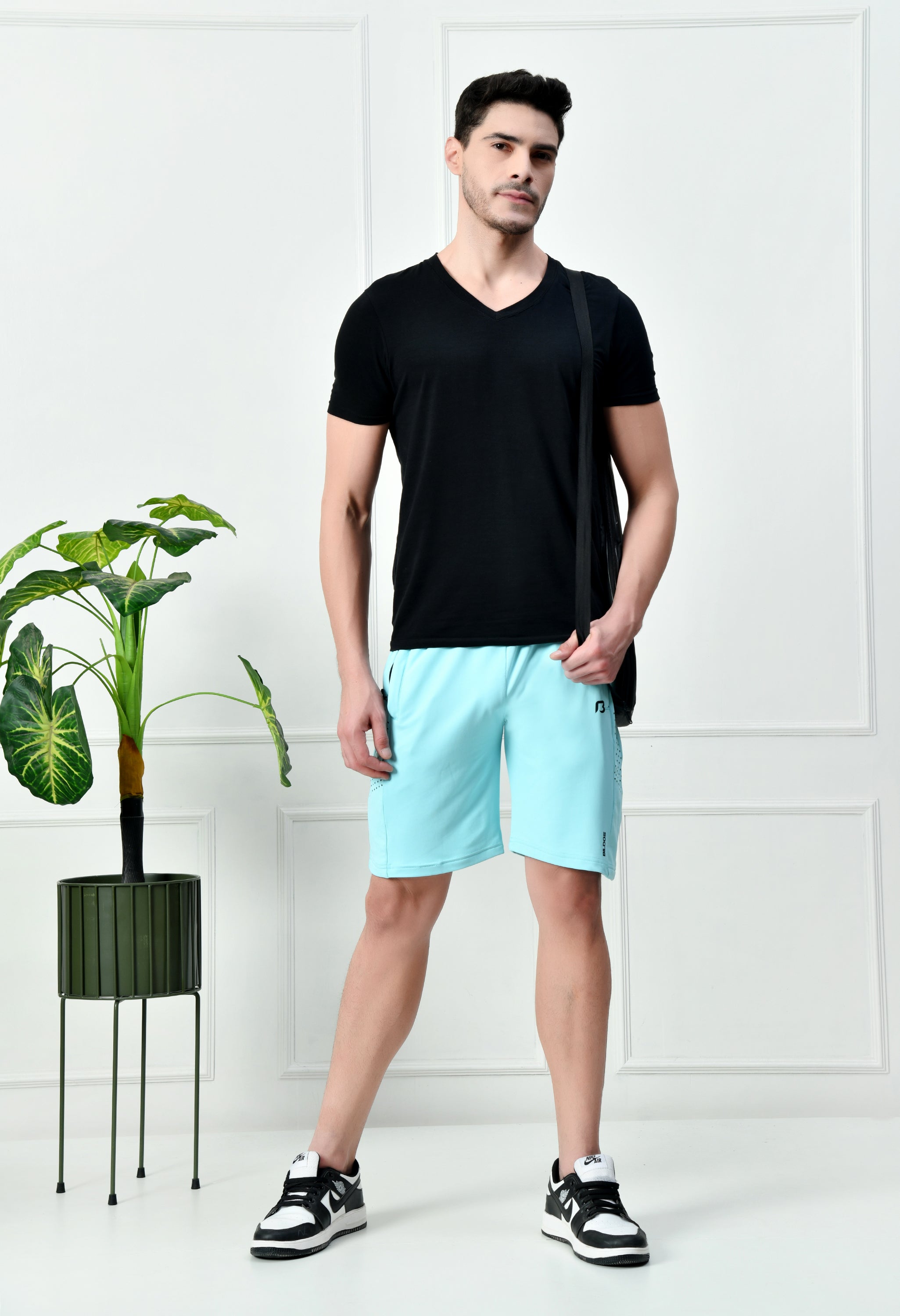 Bildos Stylish Shorts for Men With Zipper Pocket - Mint